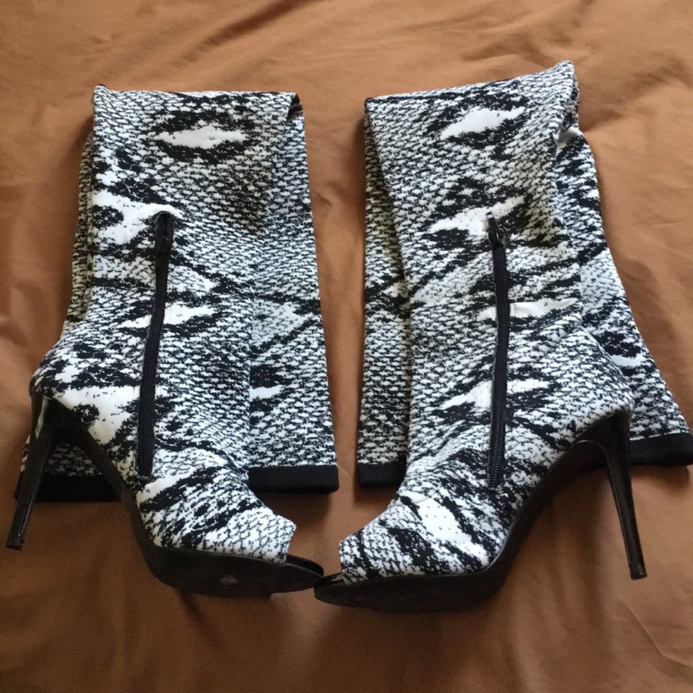 Wild Diva | Thigh-high heels | Snake Print